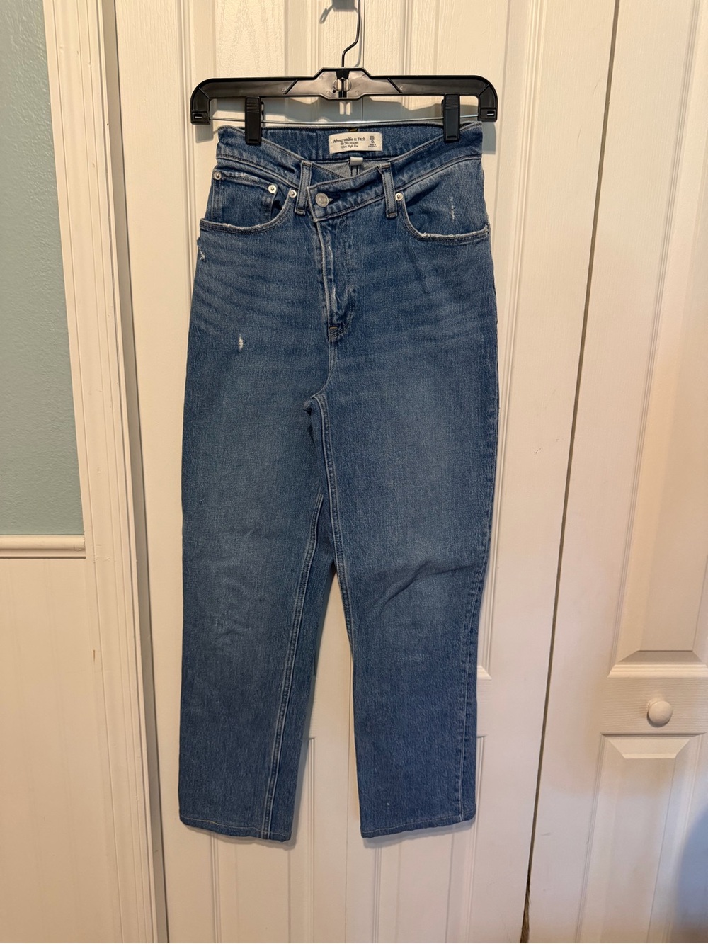 Abercrombie & Fitch '90s Straight Ultra High Rise Blue Jeans